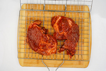 Шея свиная в маринаде барбекю