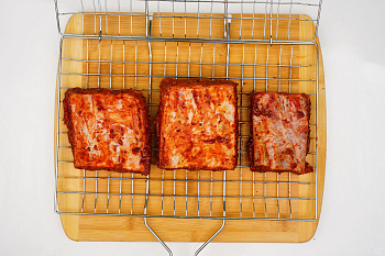 Ребра свиные в маринаде барбекю