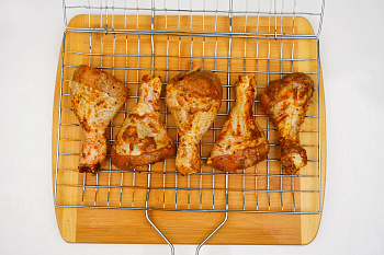 Куриная голень в аджике